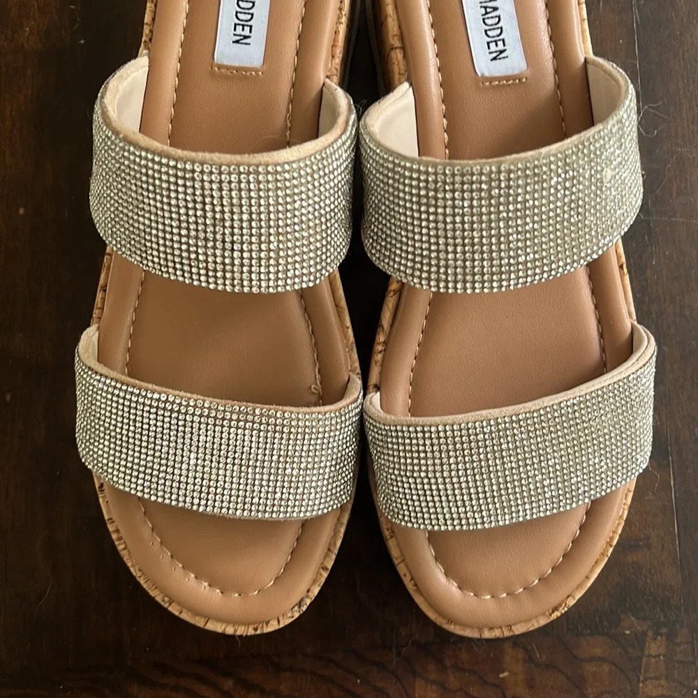 Steve Madden Defuse Rhinestone Wedge Sandals - size 8.5 Excellent condit…